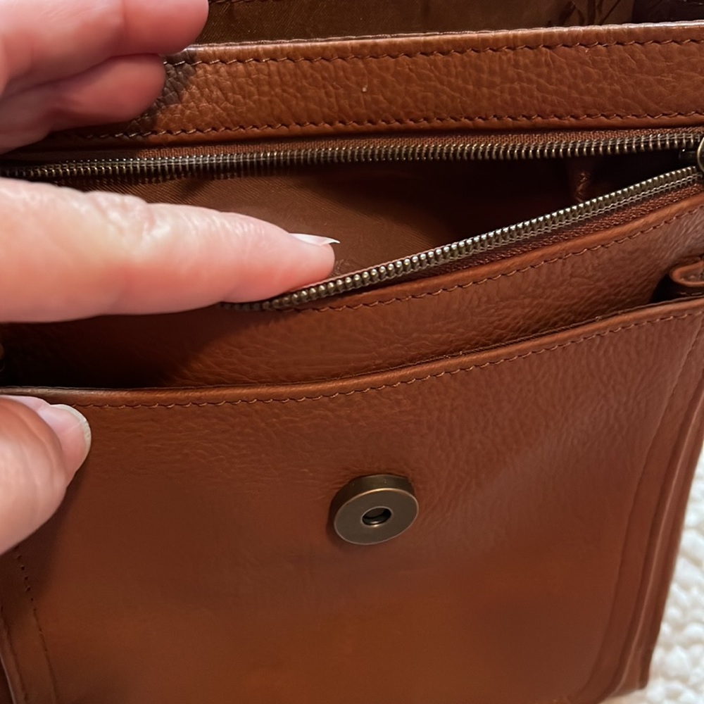 Fossil Crossbody - Picture 5 of 16